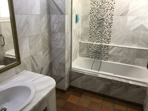 Hotel Alexander Beach Kreta - Bad- und Duschbereich Familienzimmer